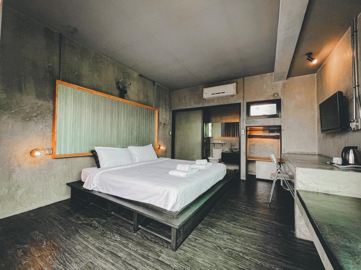 Bed Stop Hotel Chiangmai Chiang Mai Exterior photo