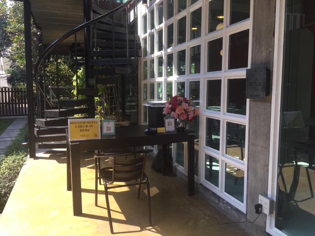 Bed Stop Hotel Chiangmai Chiang Mai Exterior photo