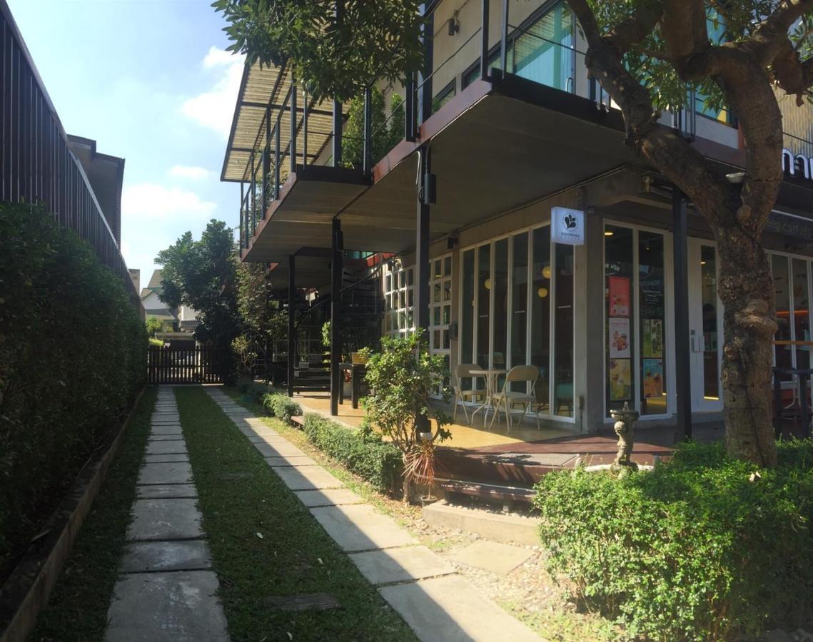 Bed Stop Hotel Chiangmai Chiang Mai Exterior photo