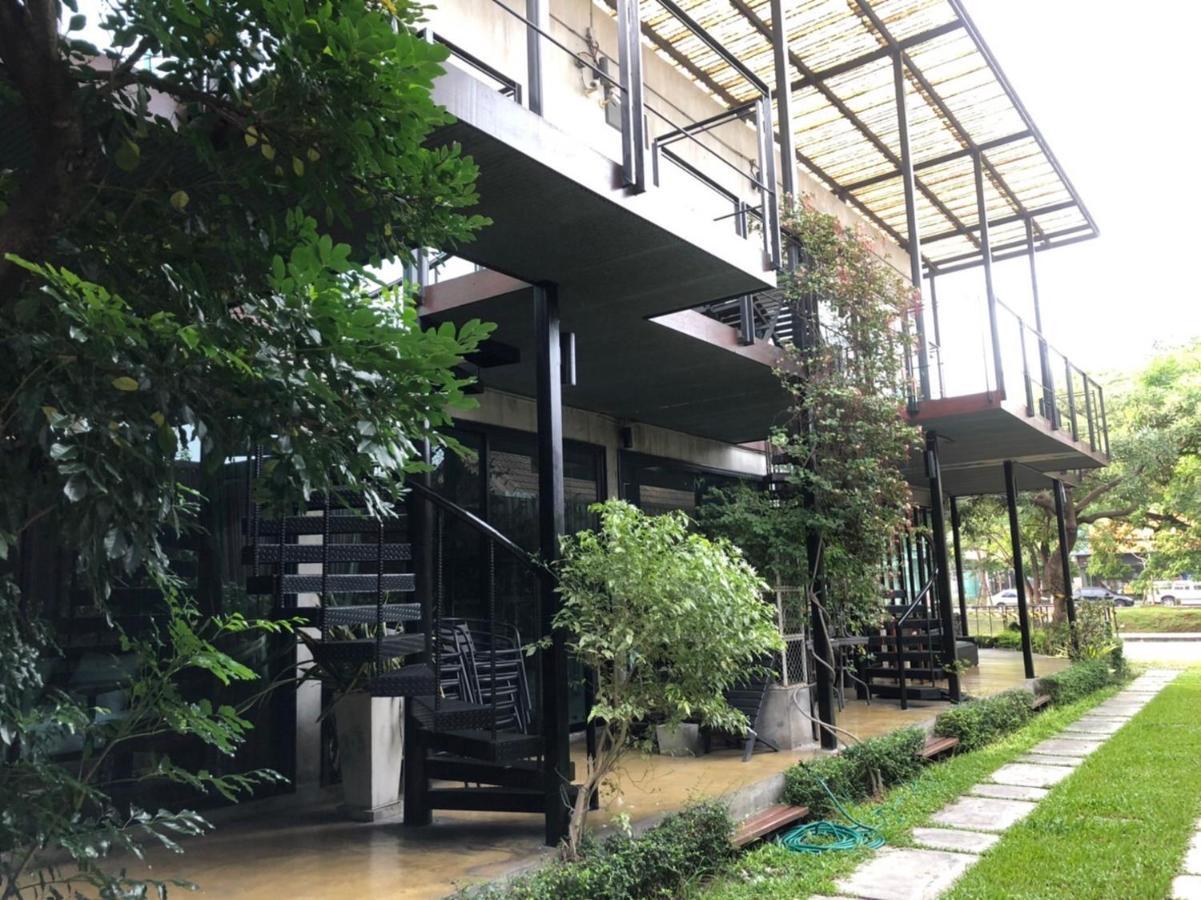 Bed Stop Hotel Chiangmai Chiang Mai Exterior photo